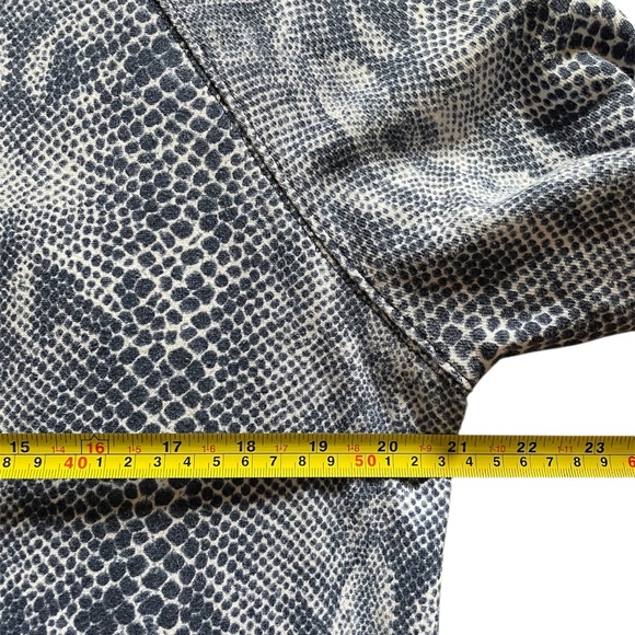 Gap Navy Blue Snakeskin Print Sweatshirt • Oversized Fit Casual Size Large - Picture 4 of 5